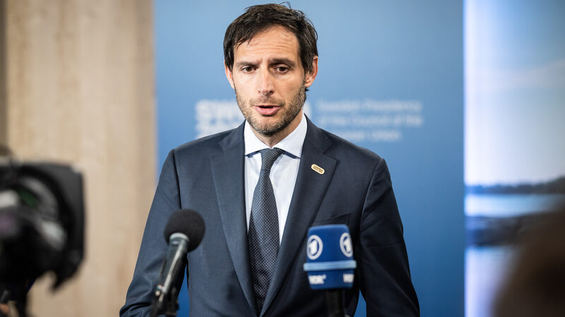 Nizozemec Hoekstra míří do Evropské komise. Levicoví europoslanci kandidáta kritizují