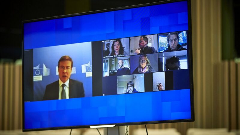 Plány obnovy zemí EU jsou nedostatečné, upozorňuje Komise. Neplní stanovená kritéria