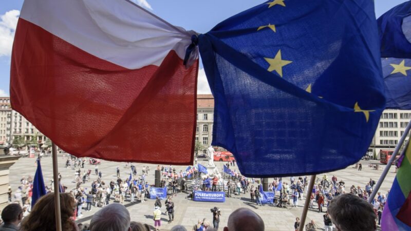 Evropská komise chce prošetřit podezření o&nbsp;podvodech s&nbsp;vízy v&nbsp;Polsku