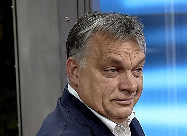 Orbánova vláda v&nbsp;lidech vyvolala zmatek kvůli migraci, teď s&nbsp;tím má problémy