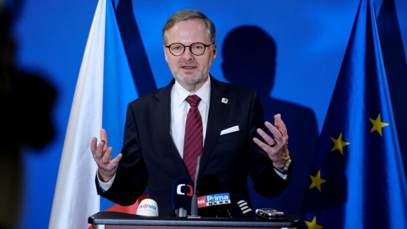 Fialův odchod do Bruselu? Nesmysl