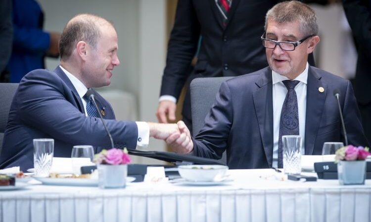 Babiš v Itálii: Migrační vlnu je potřeba řešit financemi. Navýšení rozpočtu EU na migraci je však vysoké