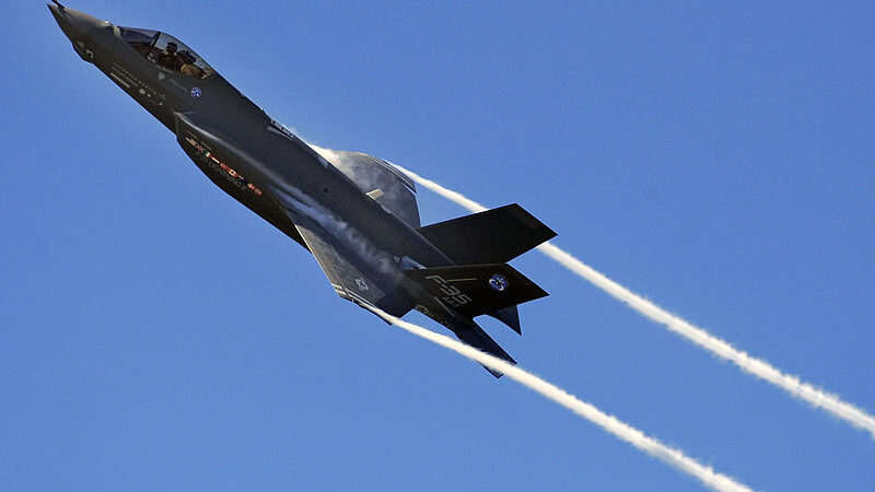 Napříč Evropou: Donald Trump poprvé na schůzce NATO