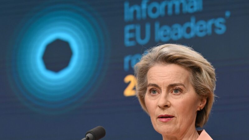 Von der Leyen: Pokud se EU stane terčem amerických cel, rázně odpoví