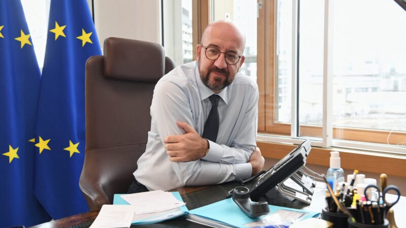 Šéf summitů neztrácí naději. Ropné embargo je možné vyřešit ještě před jednáním lídrů, věří 