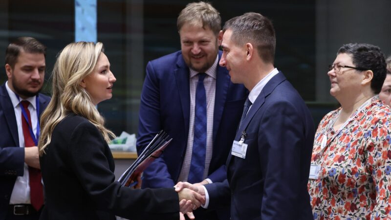 Vlček: EU musí být jednotná v&nbsp;reakci na cla, všechny možnosti jsou na stole