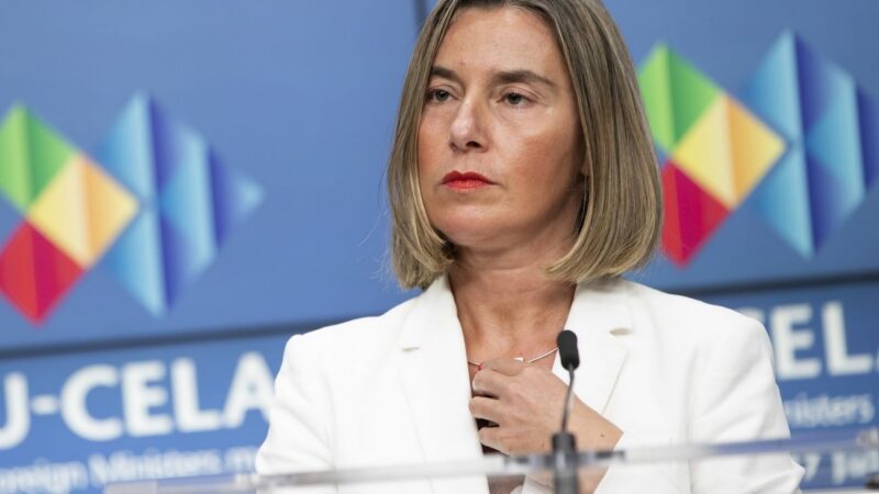 Policie zasahovala v&nbsp;diplomatické službě EU a&nbsp;na College of Europe. Mezi zadrženými má být i&nbsp;Mogherini