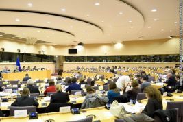 Europoslanci budou schvalovat finanční vysvědčení pro Komisi