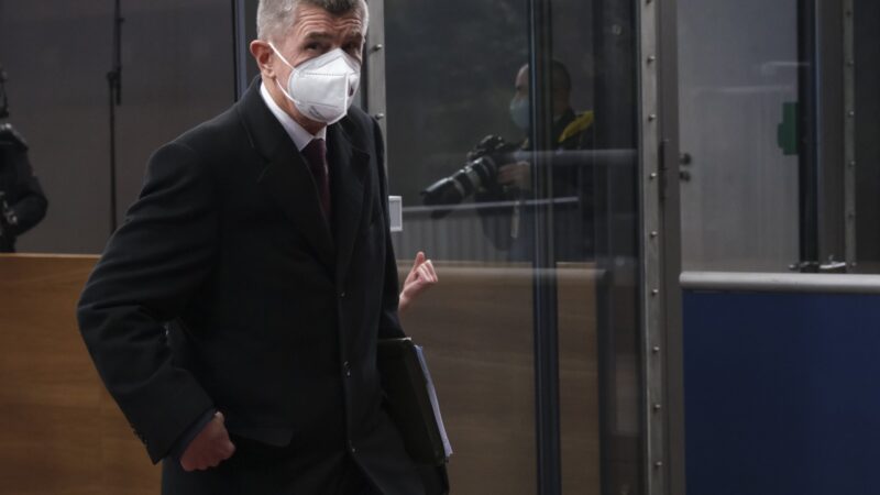 Poslanci EP vyzvali k&nbsp;vyšetření dat Pandora Papers. Litují, že v&nbsp;nich figuruje i&nbsp;premiér Babiš