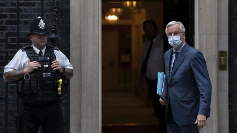 Deadline pro dosažení dohody mezi Británií a&nbsp;EU se blíží. Kde to vázne a&nbsp;co se stane 1. ledna 2021?