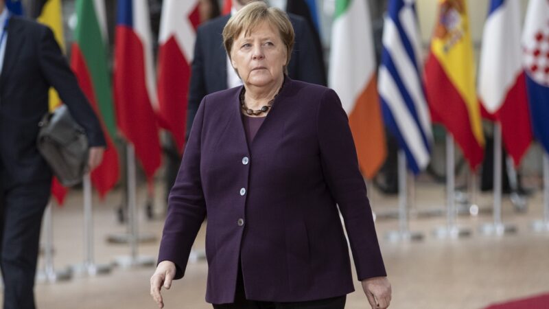 Merkelová: EU se musí připravit i&nbsp;na to, že pobrexitová dohoda s&nbsp;Británii nebude