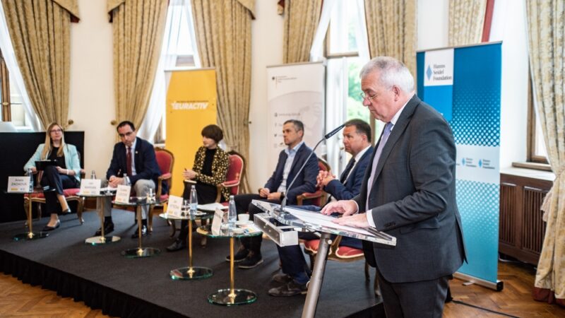 Válka mění německou zahraniční politiku. Změnou ale musí projít i&nbsp;společnost