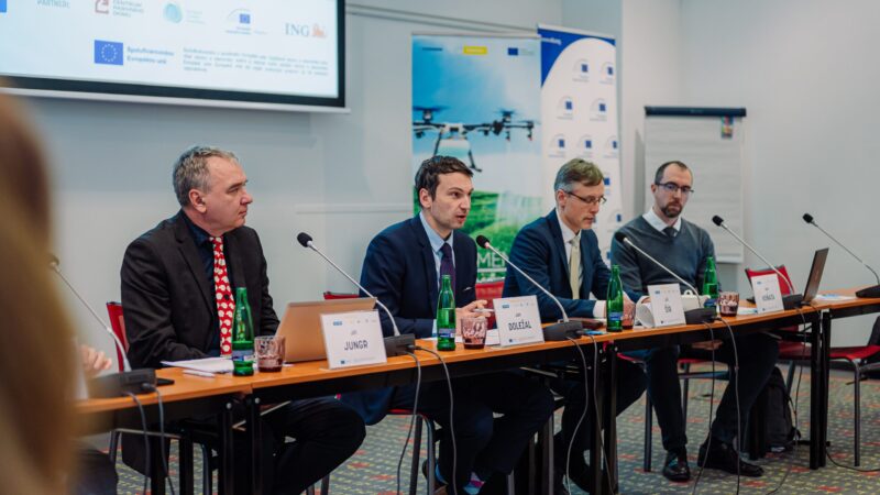 Bojují se změnou klimatu i&nbsp;byrokracií. Zemědělci a&nbsp;potravináři žádají férovou podporu EU