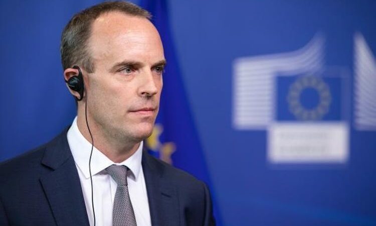 Brexit a&nbsp;další exity z&nbsp;britské vlády. Končí ministr Raab i&nbsp;ministryně práce McVayová