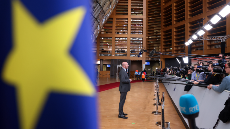 Evropa na Ukrajinu nezapomíná, hlásí lídři EU. Na obzoru jsou další sankce