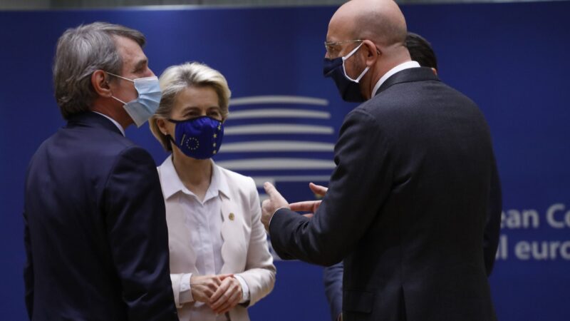 Sassoli: Pokud lídři na summitu rozpočet podpoří, europarlament by jej mohl schválit příští týden