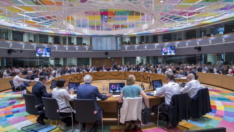 Docházka evropských ministrů na Rady EU: Nejpoctivější jsou Rumuni, účast Čechů je podprůměrná