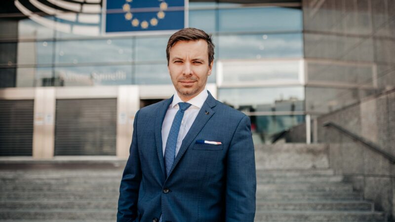 Podcast: ČR je země e-shopů, digitální dovednosti Čechům ale chybí, říká europoslanec Kolaja