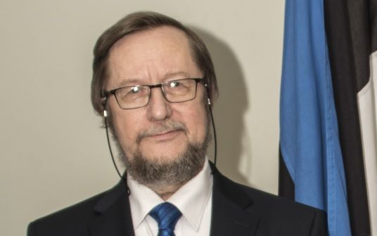 Estonský velvyslanec: Za obranu se musí platit a&nbsp;kyberbezpečnost je jako hygiena