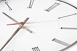 Zrušme letní čas v&nbsp;celé Evropě, má hodnotu jen minuty práce ročně