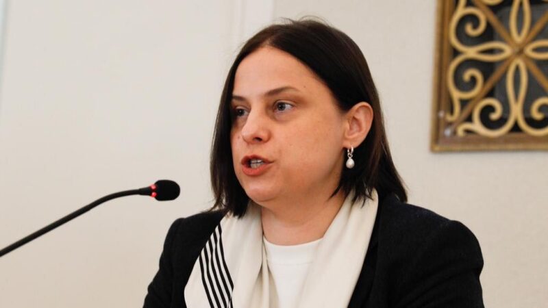 Inteligentní drony ovlivní podobu válek. Motivace bojovat je ale důležitější než „hračky“, tvrdí expertka Csernatoni