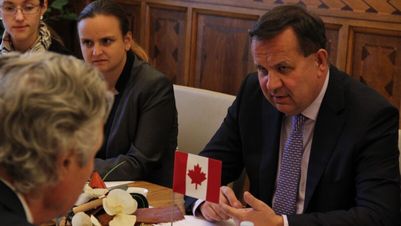 Ministr Jan Mládek představil vládě dohodu o&nbsp;volném obchodu mezi EU a&nbsp;Kanadou