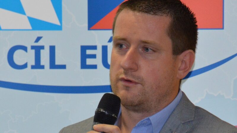 Jazyková bariéra i&nbsp;další překážky by se bez podpory EU zdolávaly jen velmi těžko, říká Jan Přibáň