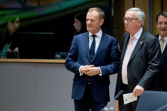Juncker i&nbsp;Tusk gratulovali Zemanovi ke znovuzvolení českým prezidentem