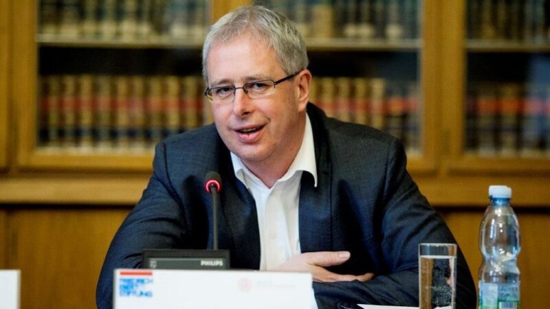 Lubor Lacina: EU by měla dávat víc peněz na společný výzkum a&nbsp;obranu. Důležitější než papírování by měly být výsledky