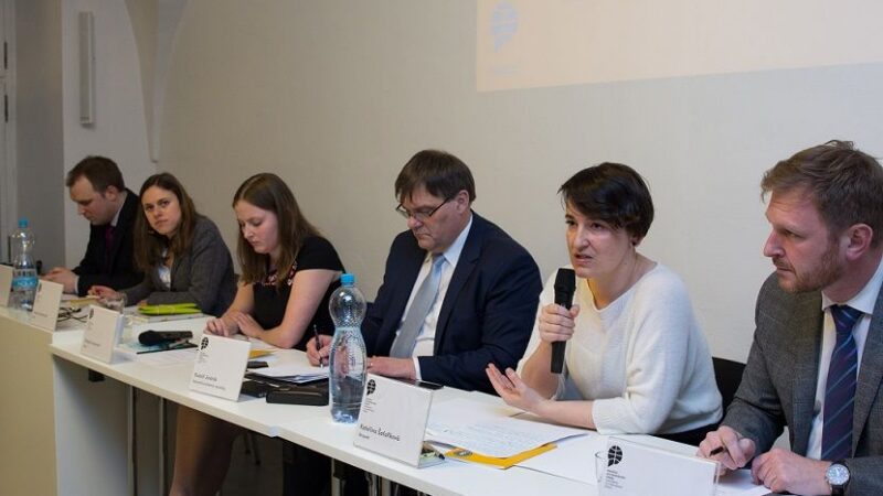 Vícerychlostní Evropa je pro Česko nebezpečná, varují odborníci