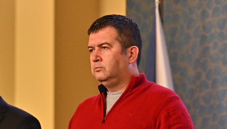 Hamáček: Uprchlické kvóty odmítáme. ČR se podařilo vytvořit koalici podobně smýšlejících států