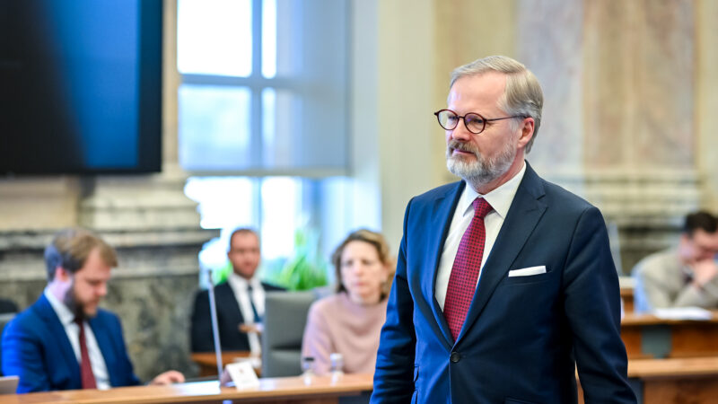 Fiala po jednání lídrů EU věří v&nbsp;posun u&nbsp;podpory obranného průmyslu od EIB