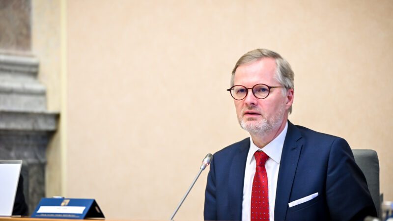 Budeme se snažit, aby byl systém ETS 2 odložen, řekl při interpelacích premiér Fiala