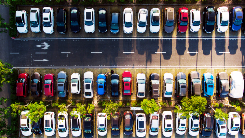 Komise potvrdila cíl, aby nová auta v&nbsp;EU byla od roku 2035 bez emisí