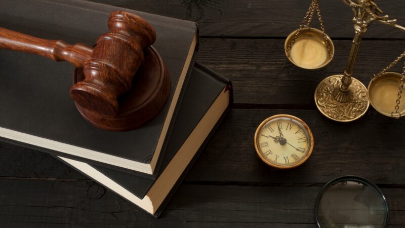 Organizace vyzývají premiéra Fialu k&nbsp;diskuzi o&nbsp;právním státu. S&nbsp;obsahem dopisu se seznámíme, zní od vlády