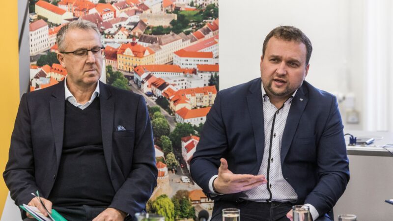 Olomoucký kraj zvažuje, jak v budoucnu využije peníze z&nbsp;EU. Může opravit památky a&nbsp;zlepšit připojení k&nbsp;internetu