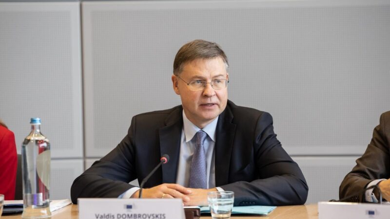 The Capitals | Neoblomný Dombrovskis osekává byrokracii v&nbsp;EU