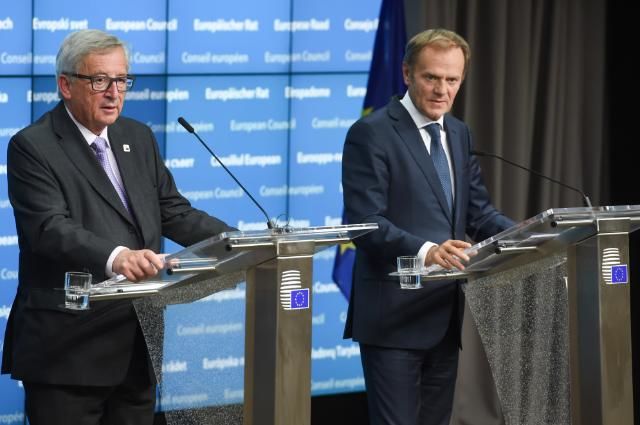Donald Tusk a&nbsp;Jean-Claude Juncker chtějí s&nbsp;Trumpem co nejrychleji mluvit