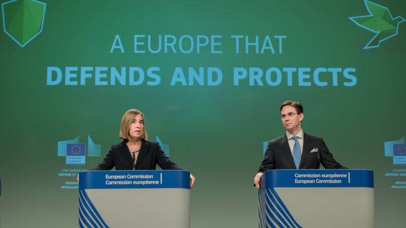 Evropa prohloubí obrannou spolupráci, Češi to podporují