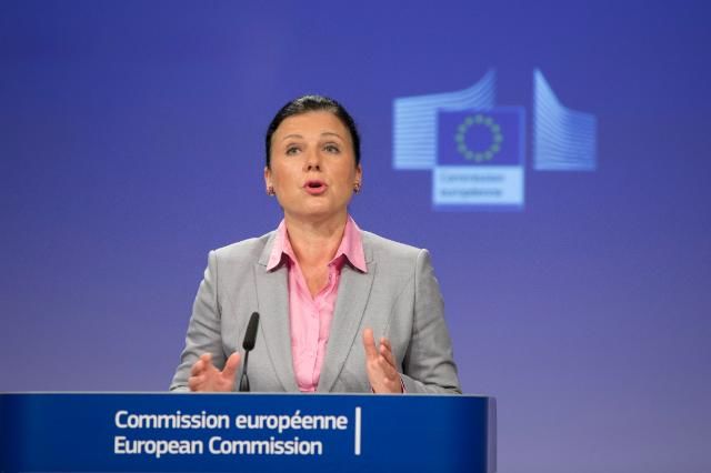 Komise zakročila proti dvojí kvalitě potravin v&nbsp;EU