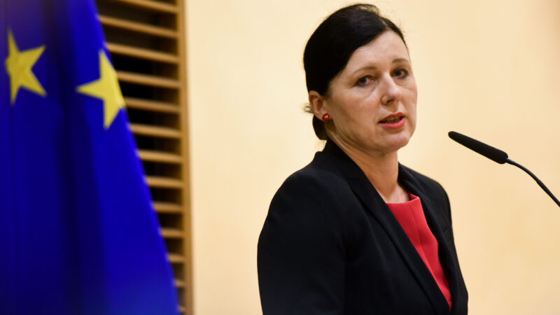 Jourová: Rumunsko by mělo reformu justice ještě přehodnotit