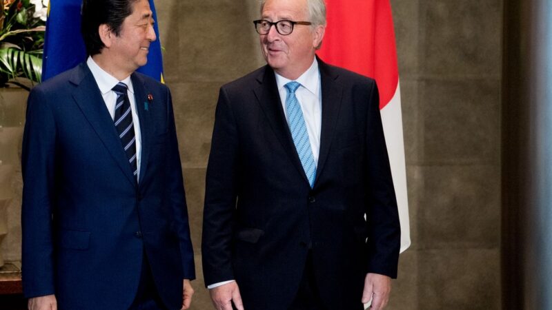 Unie uzavírá obchodní dohody s&nbsp;celým světem. Vděčí za to i&nbsp;protekcionismu Donalda Trumpa