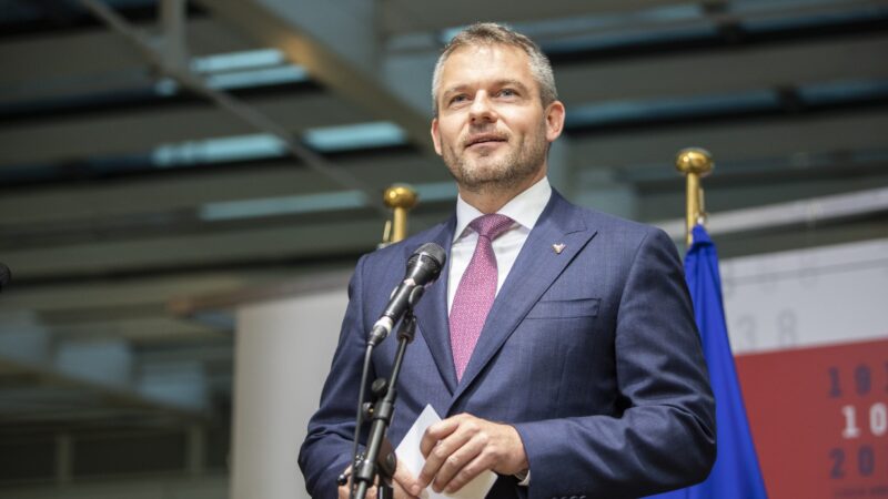 Neodklánějme se od EU a&nbsp;NATO, apeluje na vládu prezident Slovenska