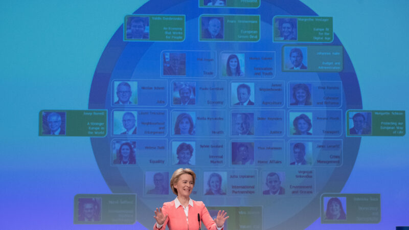 Nová Komise se nestihne schválit včas, úřadovat začne až v&nbsp;prosinci