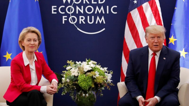 Trump zastavil vojenskou pomoc Ukrajině, EU chystá vlastní obranný plán