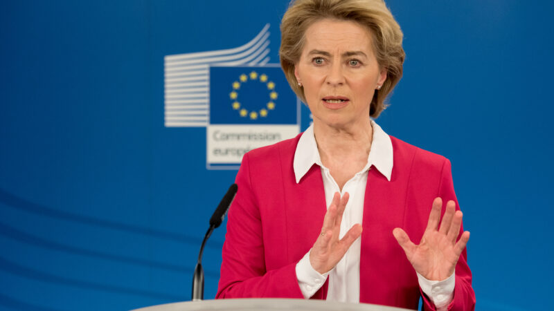 Von der Leyenová: Schengenský prostor je v&nbsp;kritické situaci. Uzavření hranic šíření viru nezastavilo