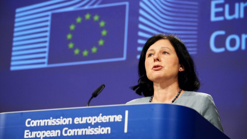 Dudovy anti-LGBT výroky si vysloužily kritiku místopředsedkyně Komise Jourové