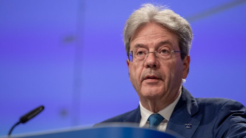 Peníze z&nbsp;fondu obnovy začnou do členských států proudit v&nbsp;druhé polovině roku 2021