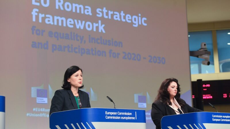 Změní se situace Romů v&nbsp;Evropě? EU o&nbsp;to usiluje, bez zapojení regionů to ale nepůjde