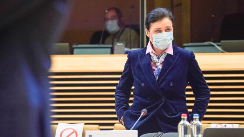 Vztahy mezi EU a&nbsp;Maďarskem jsou chladné, říká Jourová. Pandemie je však zatím nezhoršila